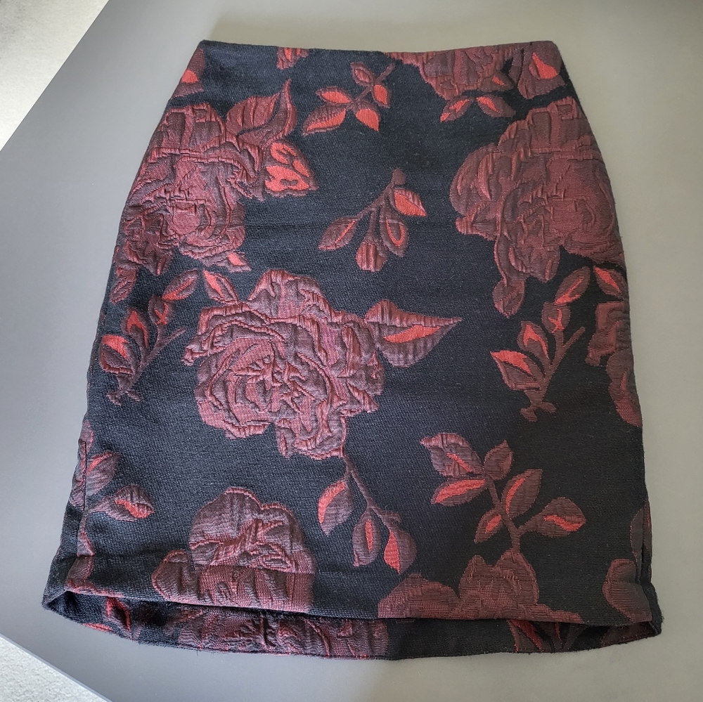 NWOT Ann Taylor Wool Floral Pencil Skirt Black 00P